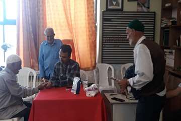 برگزاری میز خدمت  در مسجد جامع خشکبیجار به مناسبت هفته دولت